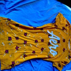 Aeropostale classic crew t-shirt yellow extra small